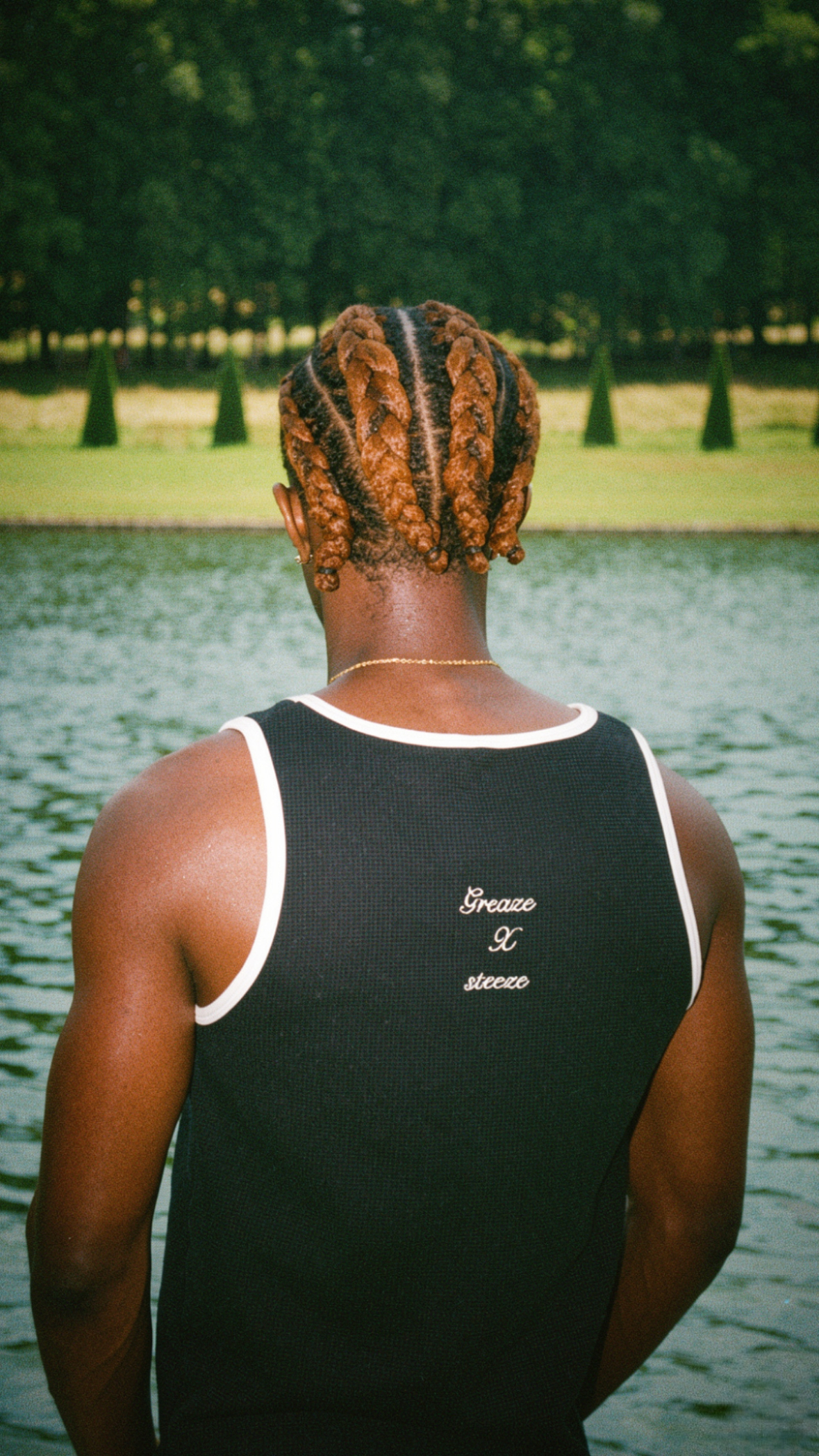 Black/Cream signature vest